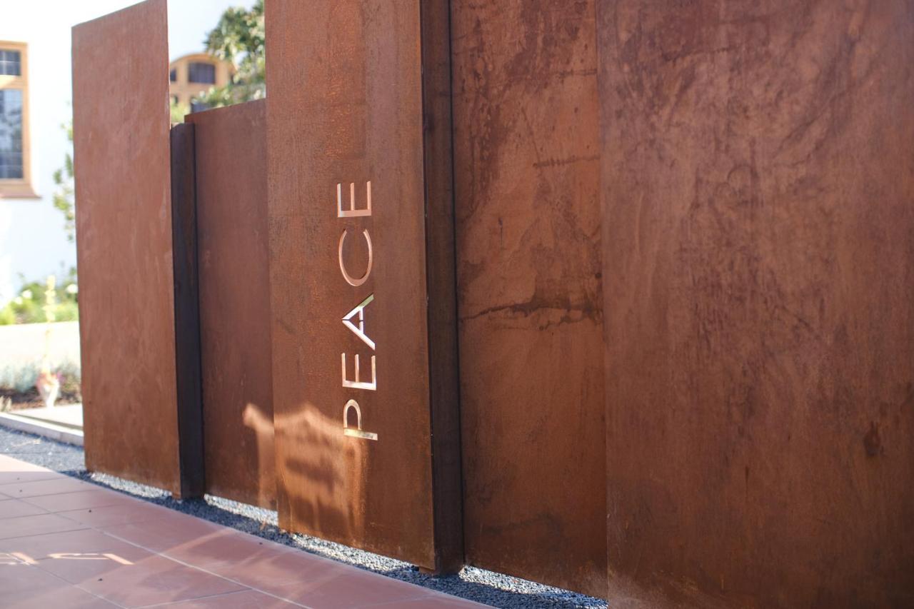 Sanctuary Mandela Hotel Johannesburg Exterior foto
