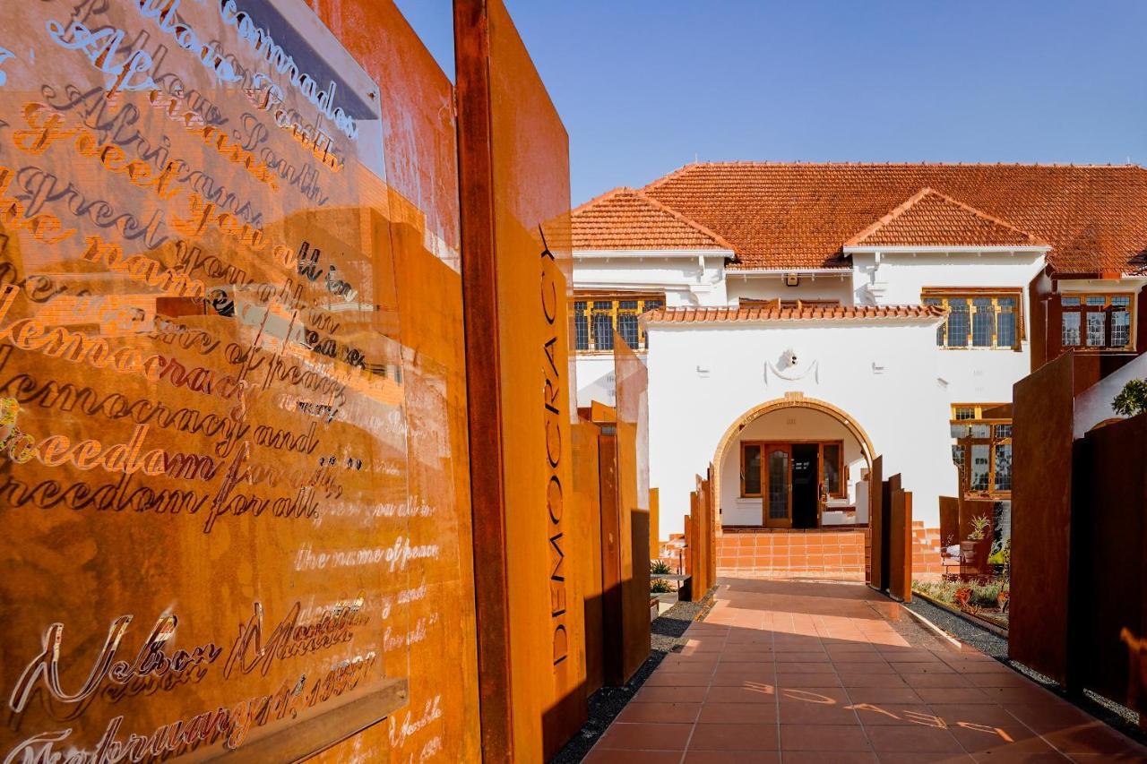 Sanctuary Mandela Hotel Johannesburg Exterior foto