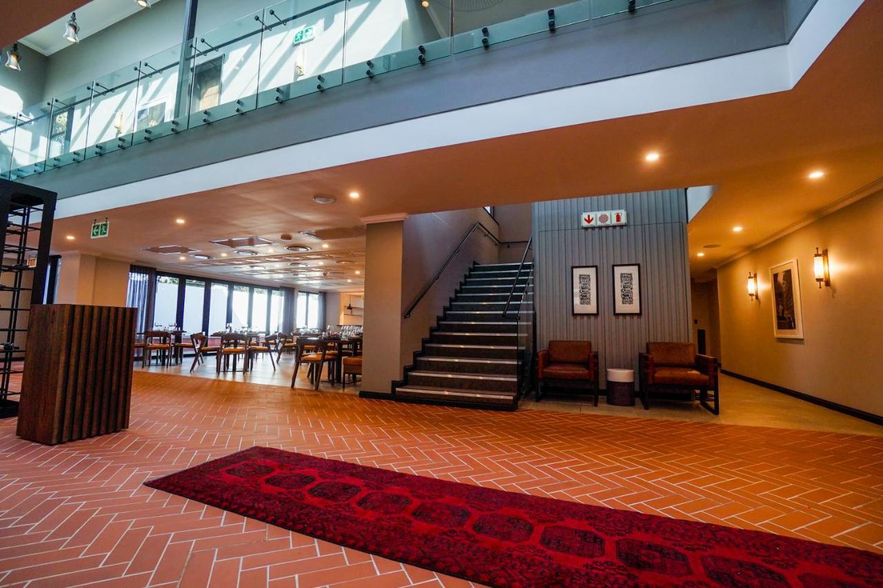 Sanctuary Mandela Hotel Johannesburg Exterior foto
